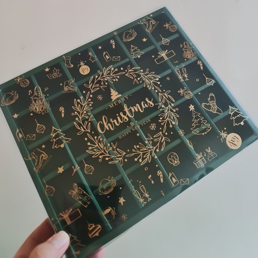 

5 pcs Kardus Mika Natal Box Kotak Nastar Coklat Dus Kemasan Hampers Merry Christmas Sekat 30 " Christmas II