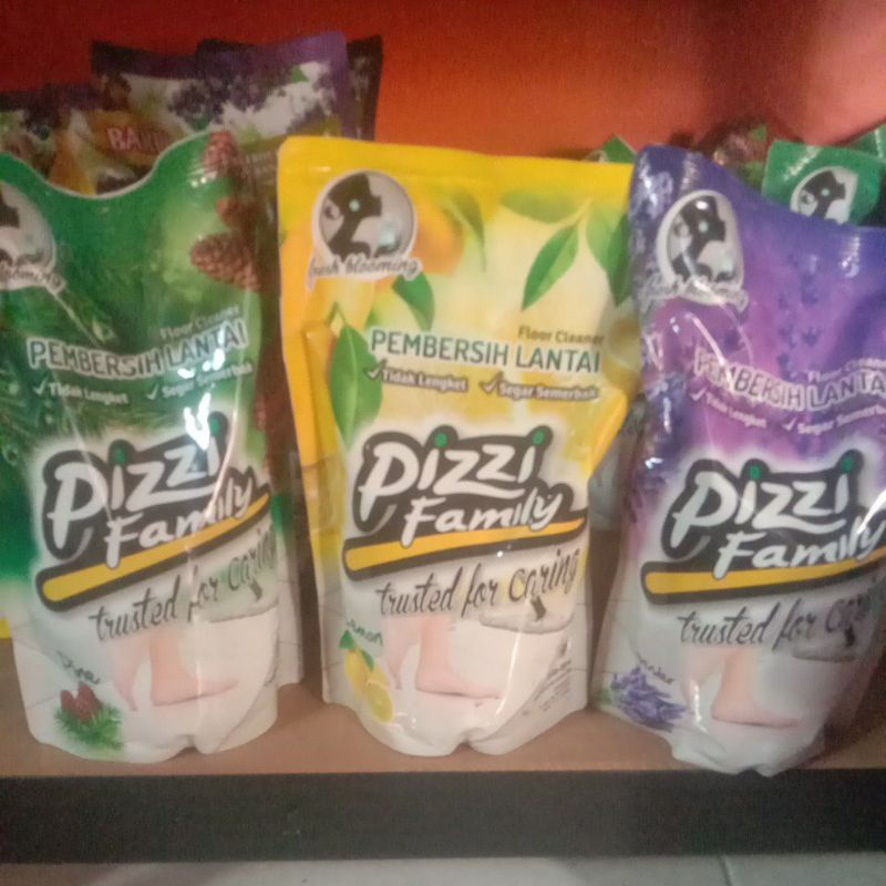 Pembersih Lantai Pizzi Family 750ml