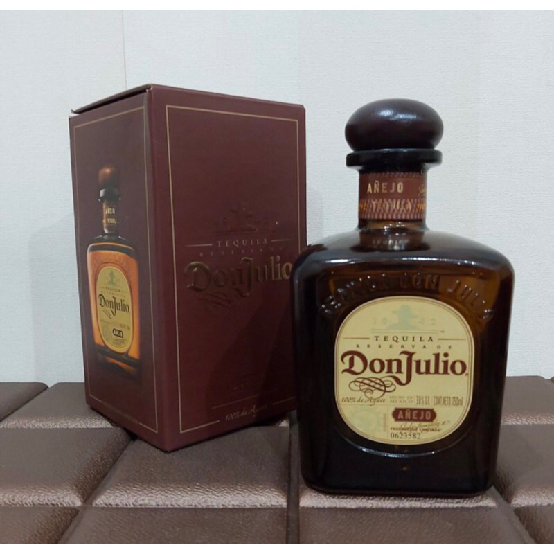 botol bekas miras donjulio anejo / botol pajangan / botol import