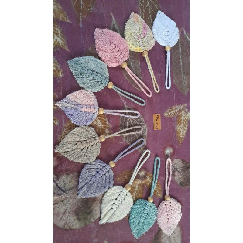 Gantungan kunci/gantungan tas macrame daun