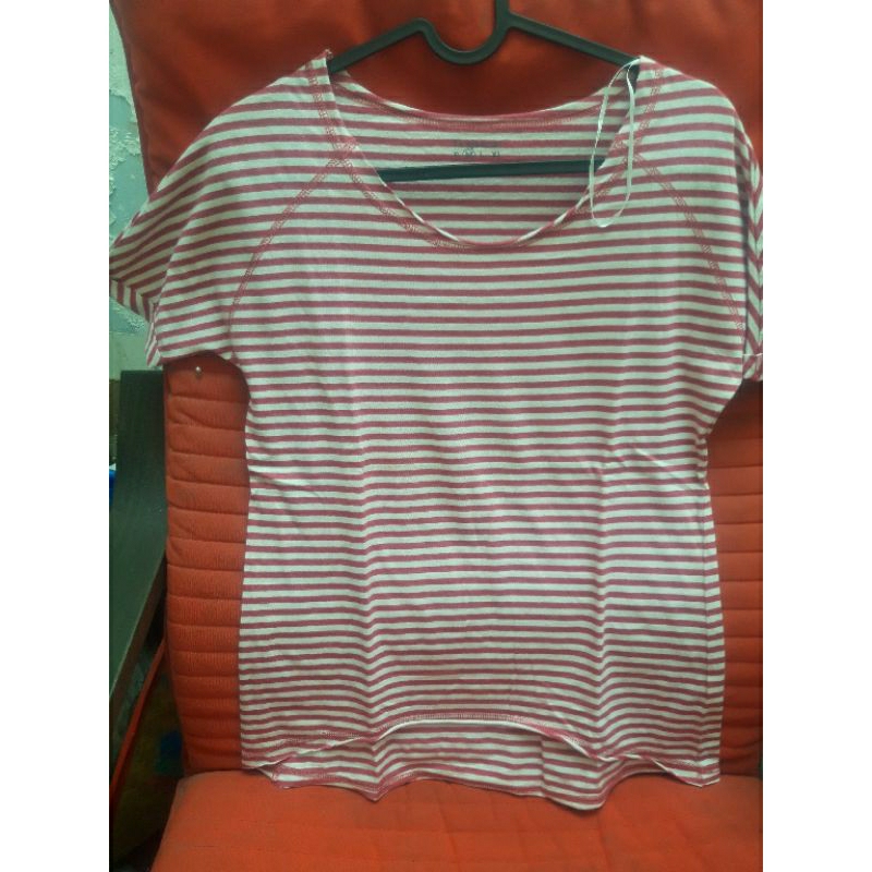 kaos t shirt wanita TIRA jeans M