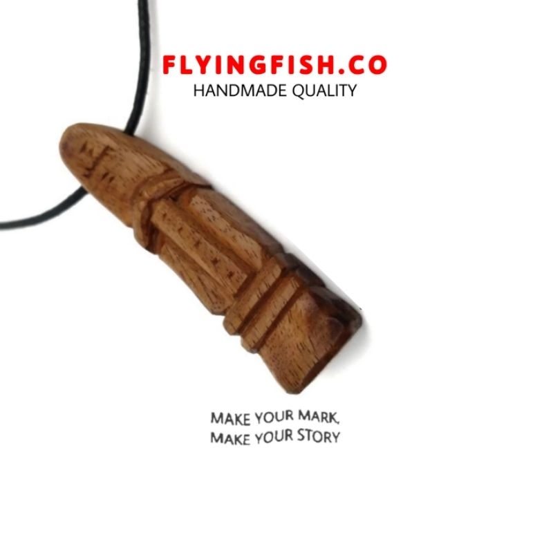 kalung kayu totem