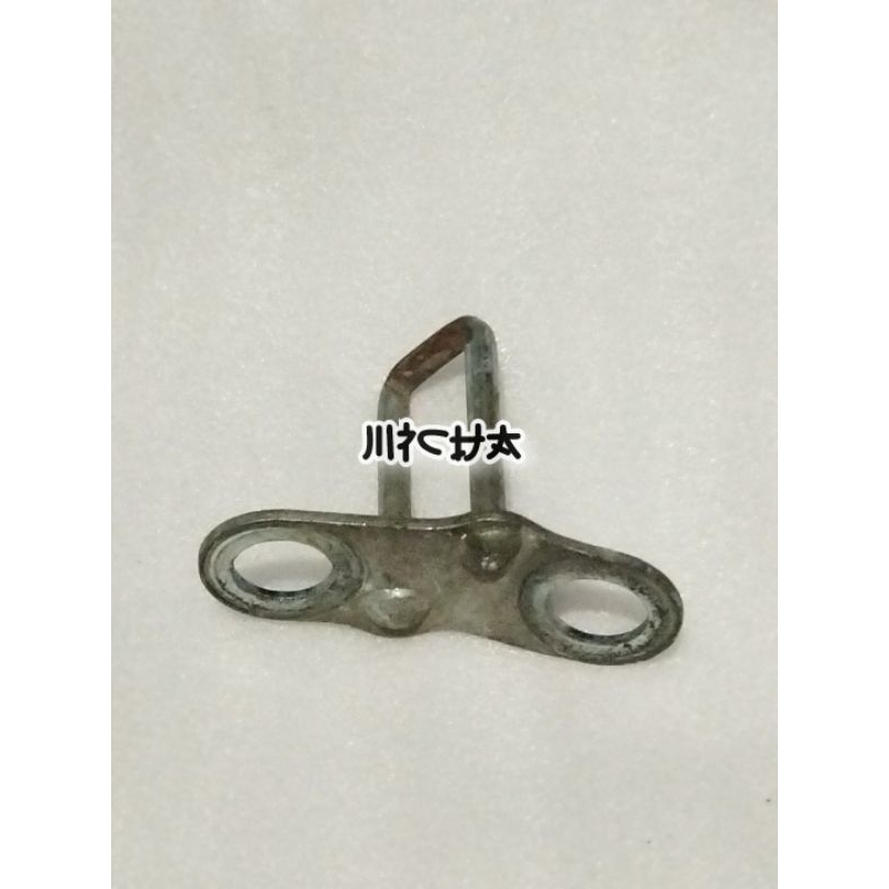 tonjokan besi tuas stut lawan pengunci kunci jok Yamaha Jupiter MX 135 original 1S7