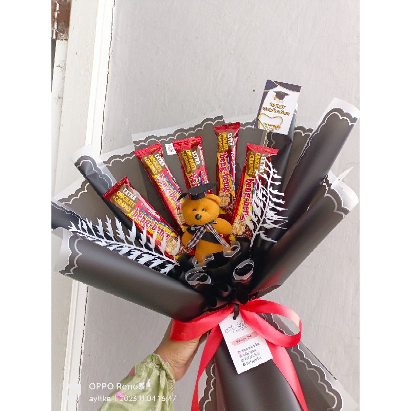 

Ayilike Buket Cokelat Boneka Mini Karawang / cocok untuk kado wisuda, ulang tahun free kartu ucapan