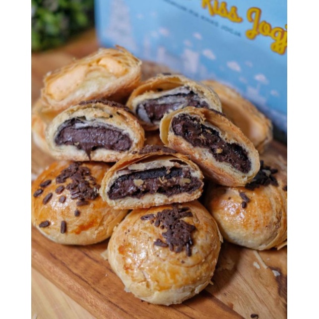 

Stok terbaru BAKPIA MIX COKELAT KEJU !!