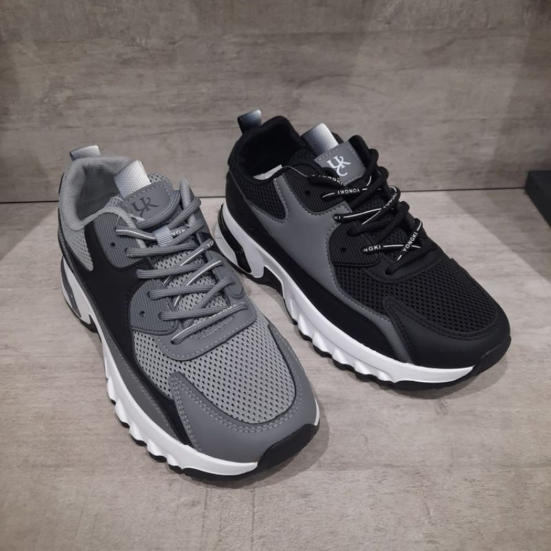 Sneakers  pria Yongki Komaladi (41-44)