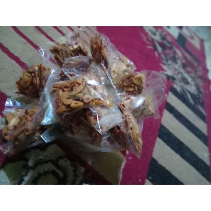 

bawang putih goreng kriuk isi 8 pcs