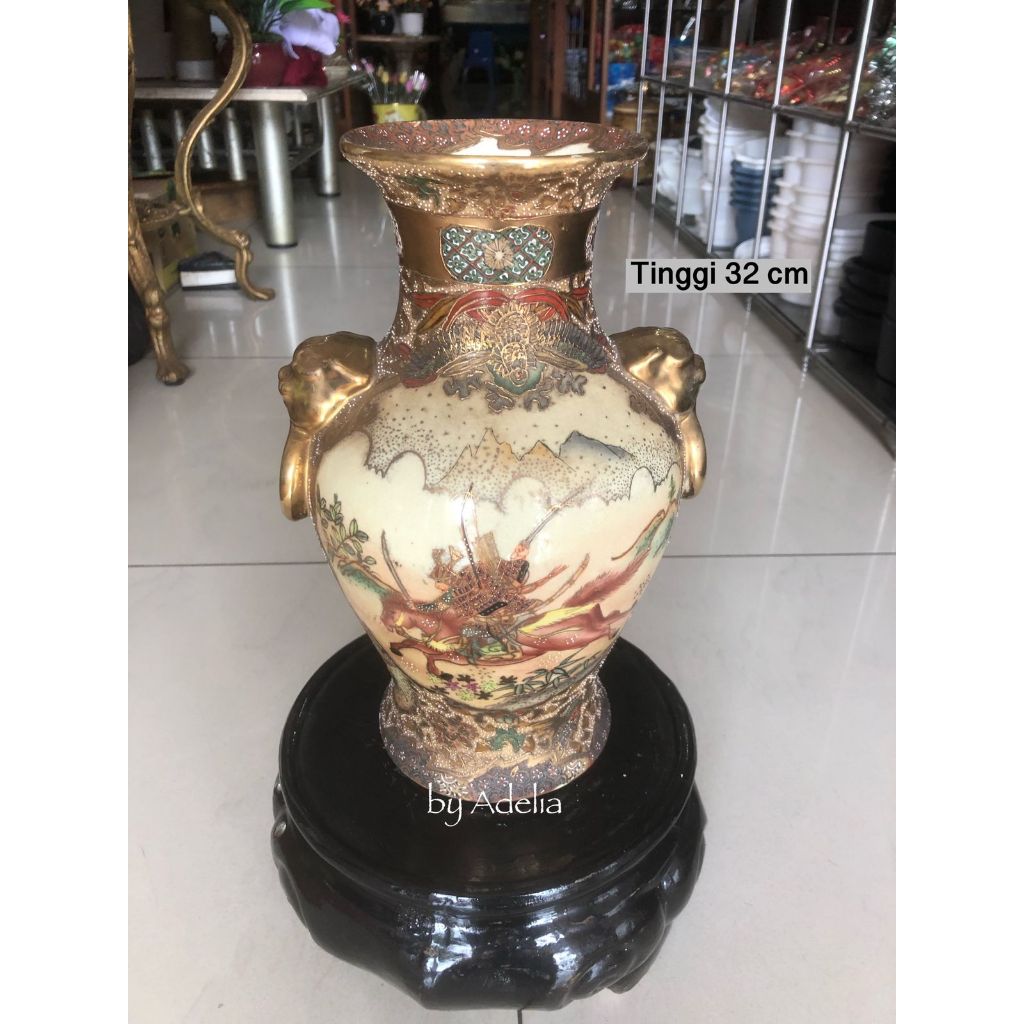 Guci Antik Pecah Seribu