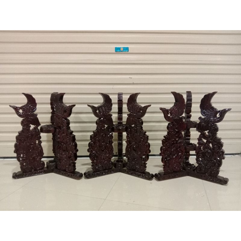 

tiang Patang ukiran motif garuda