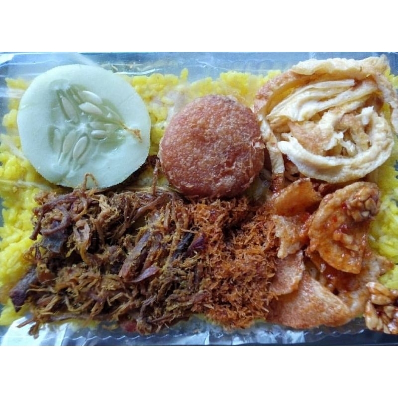 

nasi campur, nasi kuning empal Surabaya
