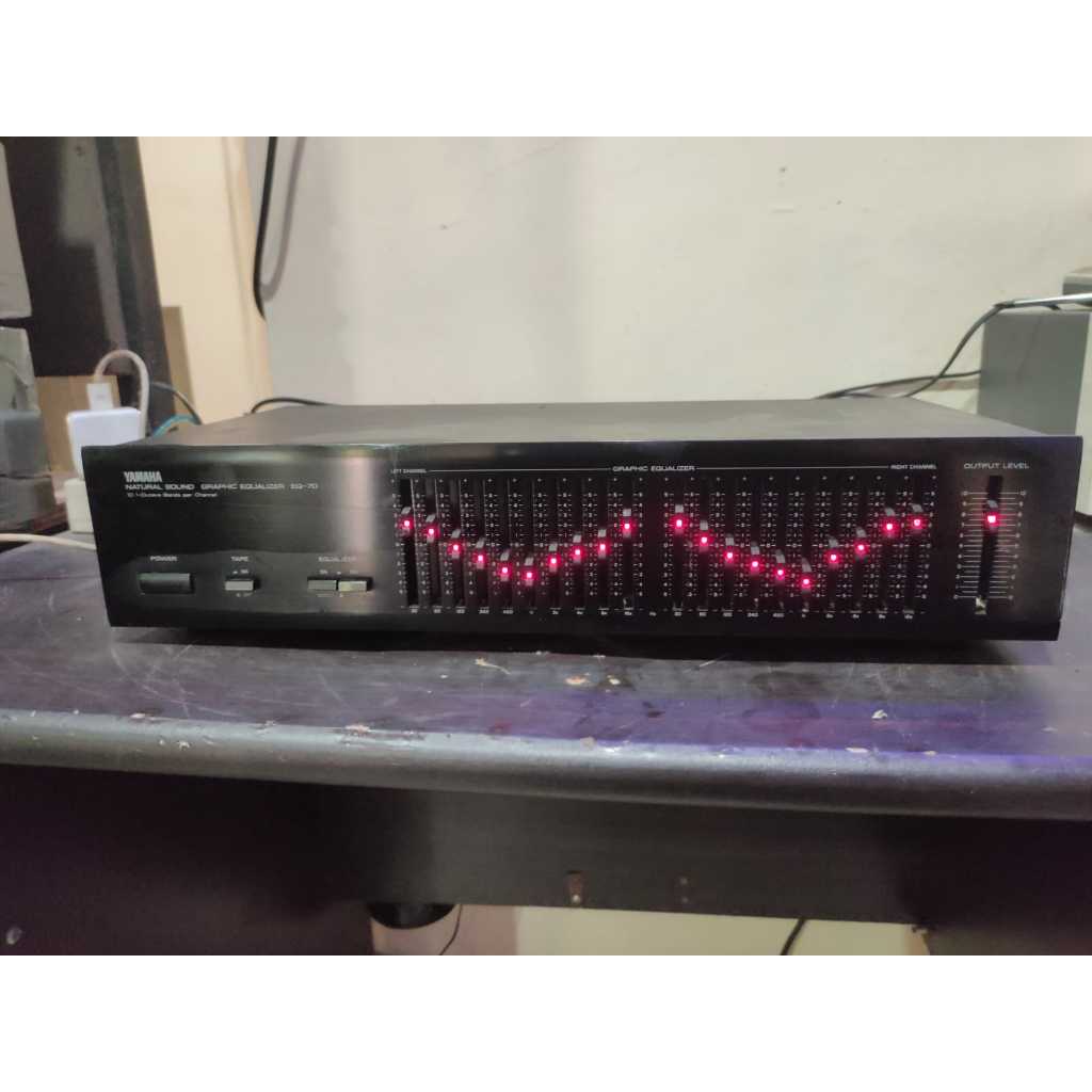 equalizer YAMAHA EQ 70