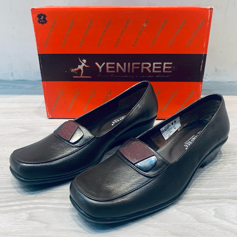 Sepatu Pantofel Wanita / Sepatu Kantor YENIFREE - DM-082