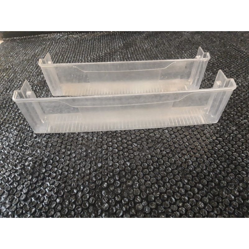 Rak botol bagian tengah dan bawah kulkas LG expres cool 1 pintu  model GR 191 TV