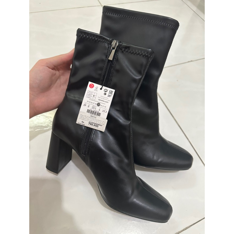 Boots Bershka | boots kulit leather heels wanita korea hitam
