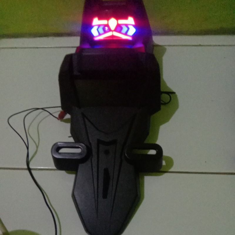 sepakbor belakang WR 155 plus lampu stop sein belakang LED Yamaha WR