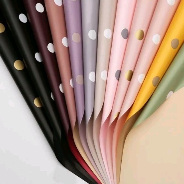 KERTAS BUKET/WRAPPING BUKET/WRAPPING PAPER POLKADOT