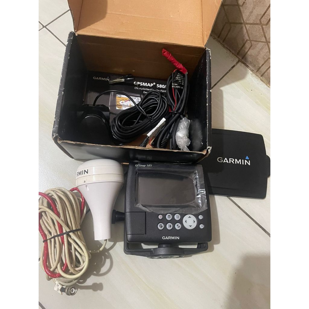 Garmin 585 GPS MAP & Fish Finder