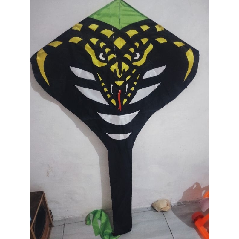 layangan kain pantai ular cobra jumbo