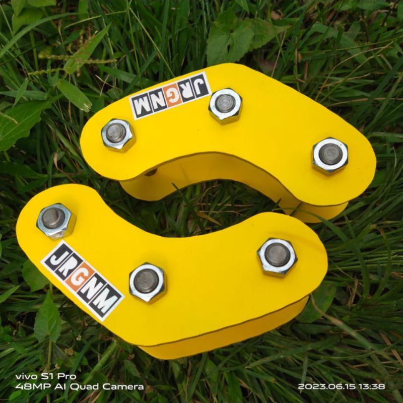 PENINGGI PER MOBIL / ANTING PER DAUN  SUZUKI CARRY 15CM