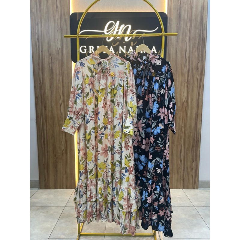 Flower dress by Shella Saukia