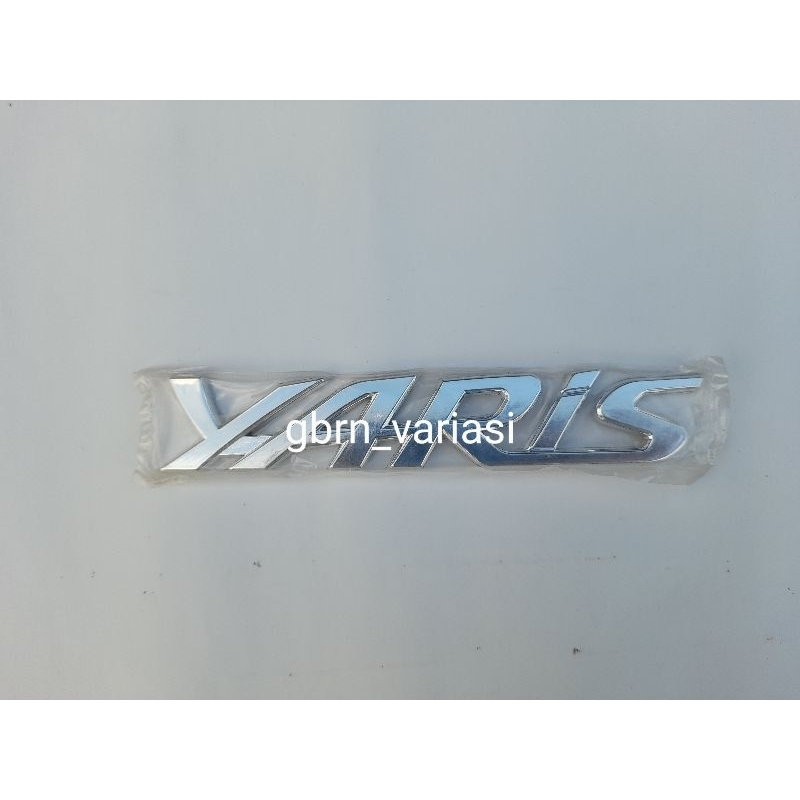 Emblem logo tulisan Toyota Yaris bagasi belakang / Emblem yaris