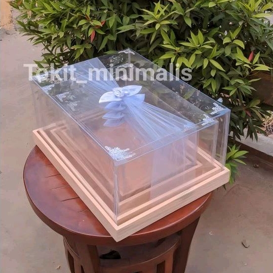 

BOX HANTARAN SESERAHAN PERNIKAHAN 1 SET ISI 4 KOTAK KAYU JATI BELANDA PAKET LENGKAP DENGAN TUTUP MIKA HIAS TILE