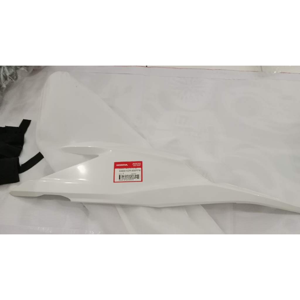 Cover Body Kiri Putih – Vario 125 FI 83600KZR600PFW