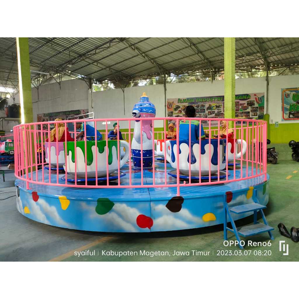 Odong odong komedi putar cangkir jumbo