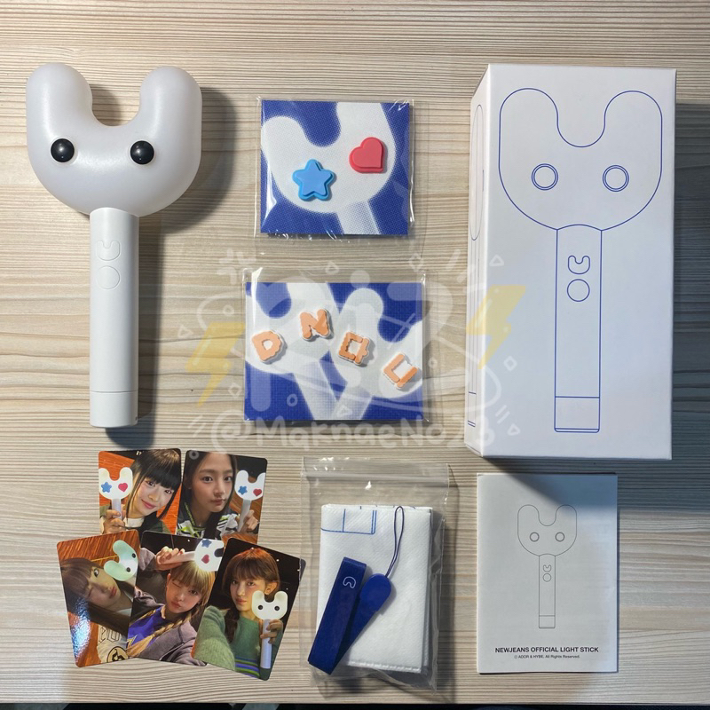 WTS Lightstick New Jeans with Parts (Unsealed)