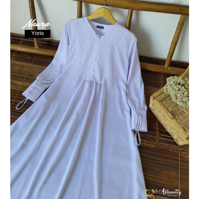 Akhwatiy Naura - Gamis Hitam Putih