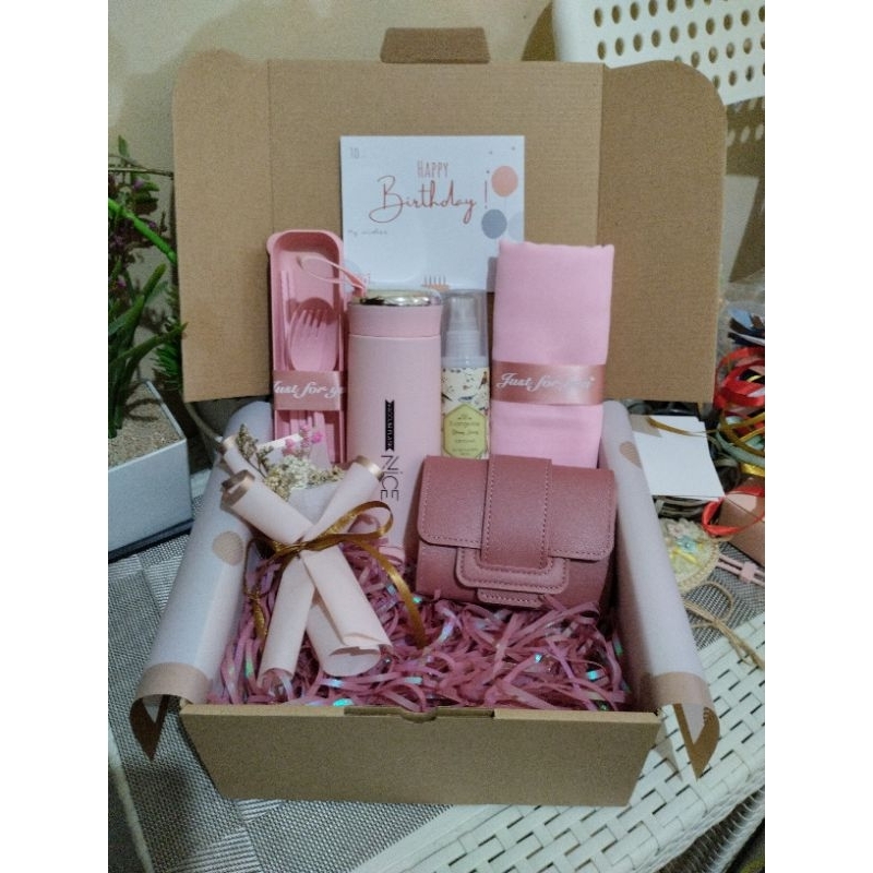 

Hampers Hijab Kado Ulang Tahun Bestie Kado Remaja Wanita