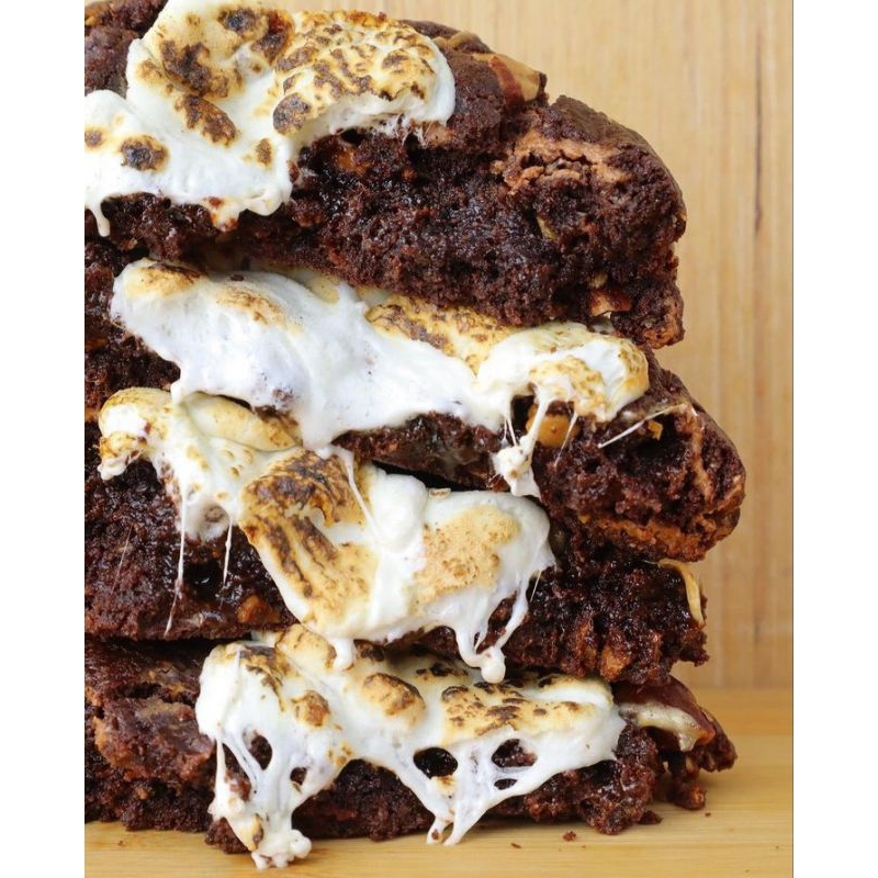 

Brokies-cookies smore