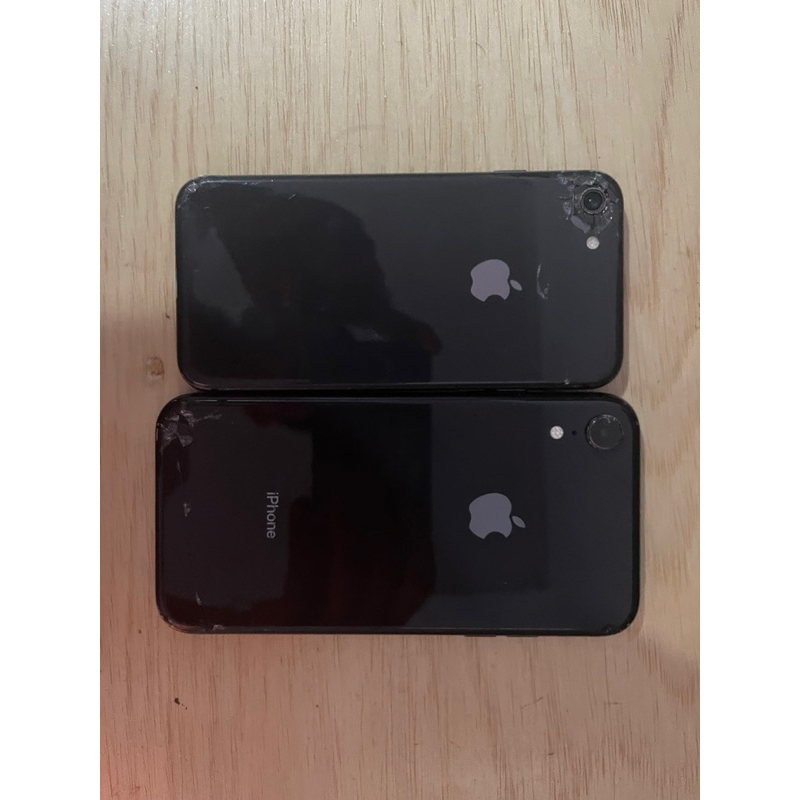 IPHONE XR DAN IPHONE 8 MATI TOTAL