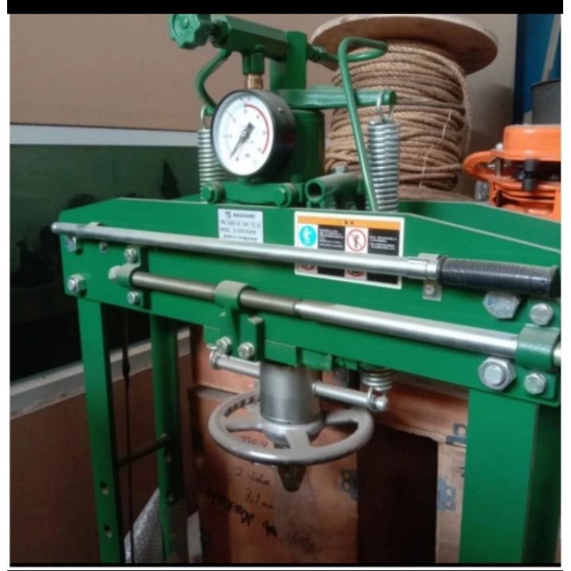 mesin press hydraulic 15 ton NAGASAKI oil hydraulic press