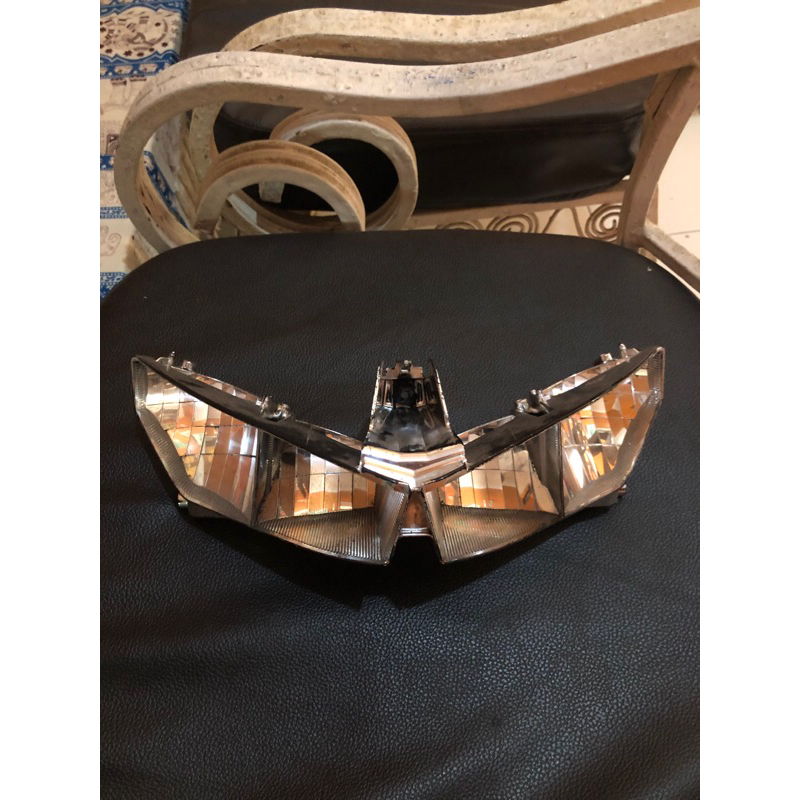 REFLEKTOR LAMPU DEPAN VARIO 125/150 NEW