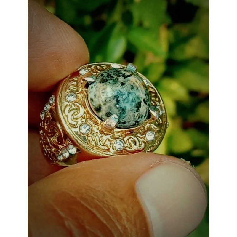 Cincin batu akik unik