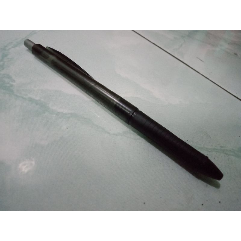 

Wadah kosong pulpen Pick Knock merk Zebra