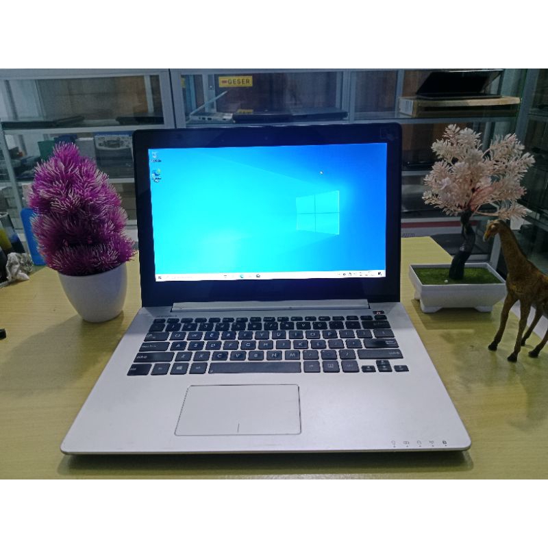 Laptop Asus S300CA core i5 Touchscreen