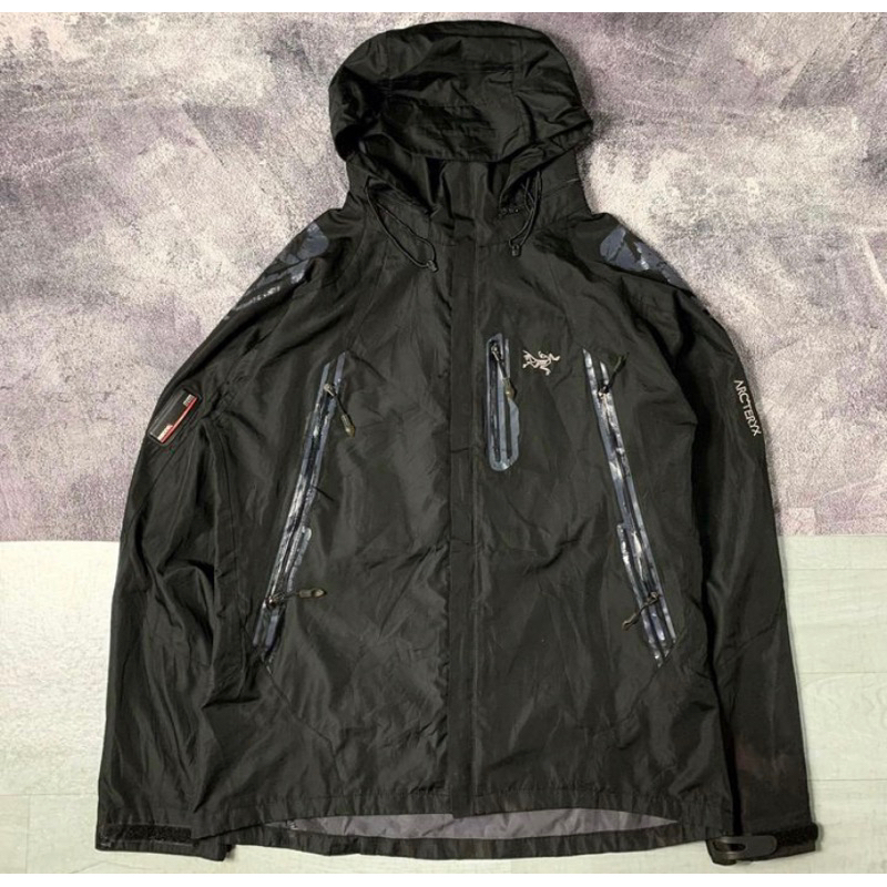 Arcteryx gorpcore jacket