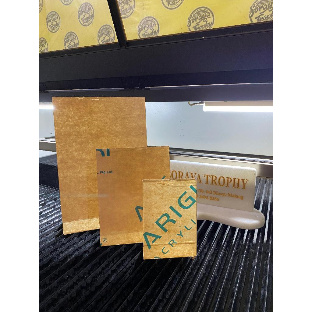 

AKRILIK NOMOR MEJA | ACRYLIC DISPLAY | CARD DISPLAY MODEL L POTRAIT DAN LANDSCAPE 1 DISPLAY