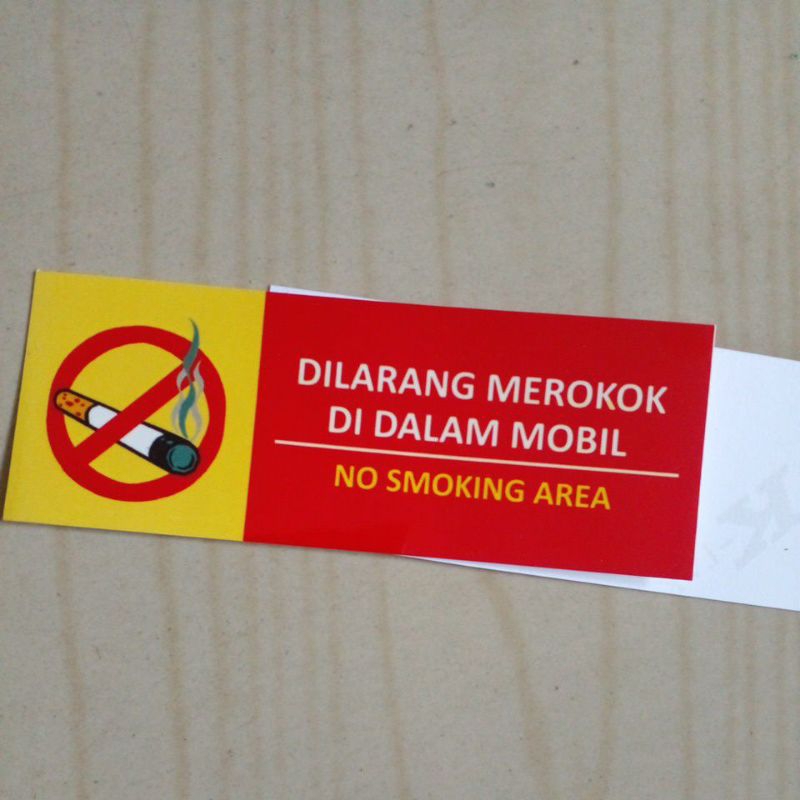 Stiker dilarang merokok di dalam mobil