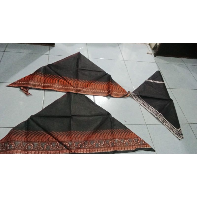 ikat kepala segitiga jawa batik