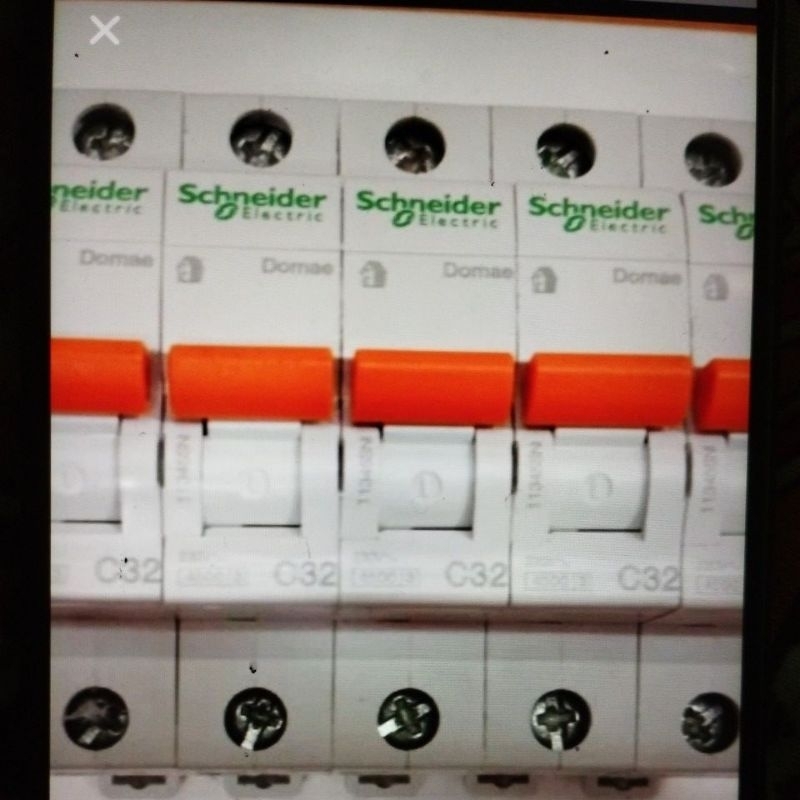 MCB DOMAE SCHNEIDER 1 PHASE 32A