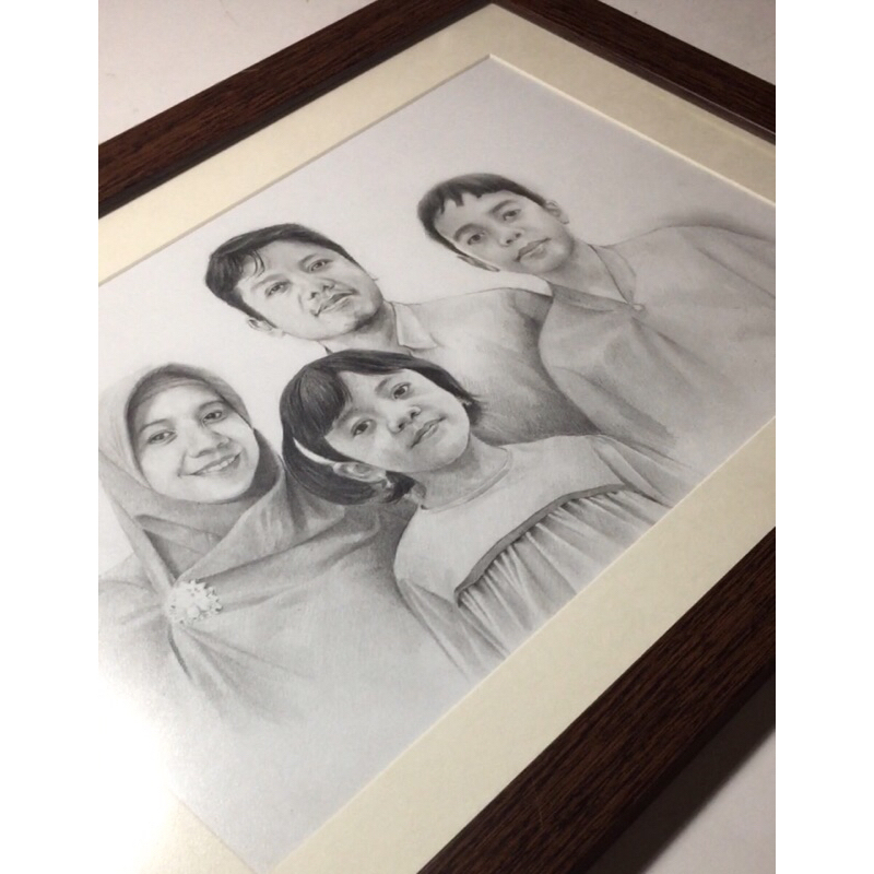 KADO LUKIS WAJAH | LUKISAN WAJAH PENSIL REALIS 4 WAJAH HITAM PUTIH | HANDMADE