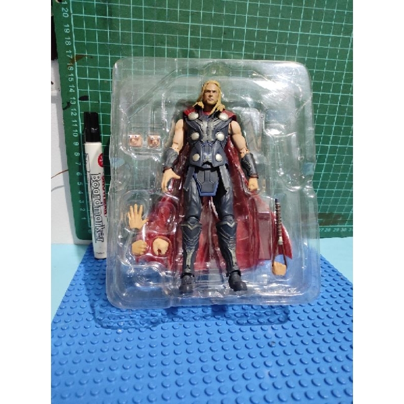 action figure SHF  Thor avengers of Ultron