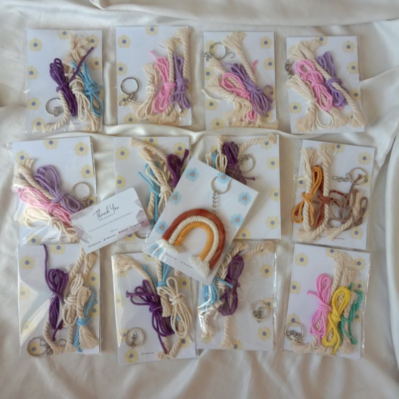 Bahan / kit rainbow macrame keychain