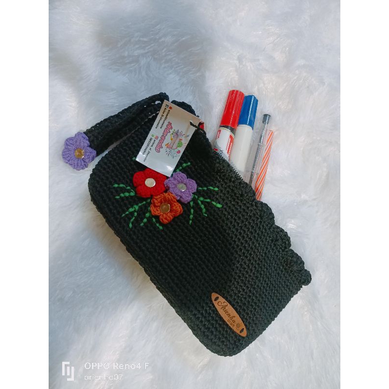 

tampat pensil rajut- tempat pensil kekinian