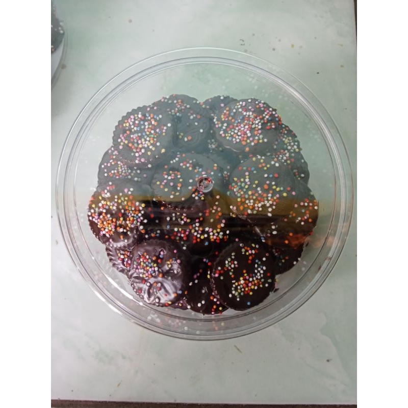 

kue lebaran coklat springkle