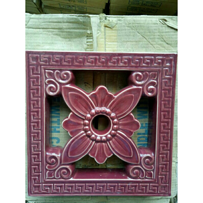 Roster Keramik  Trisensa 30x30 maroon