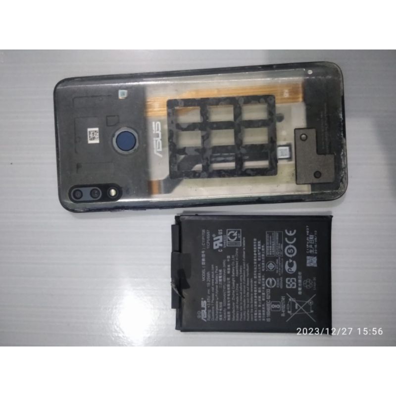 asus matot retak 1 helai